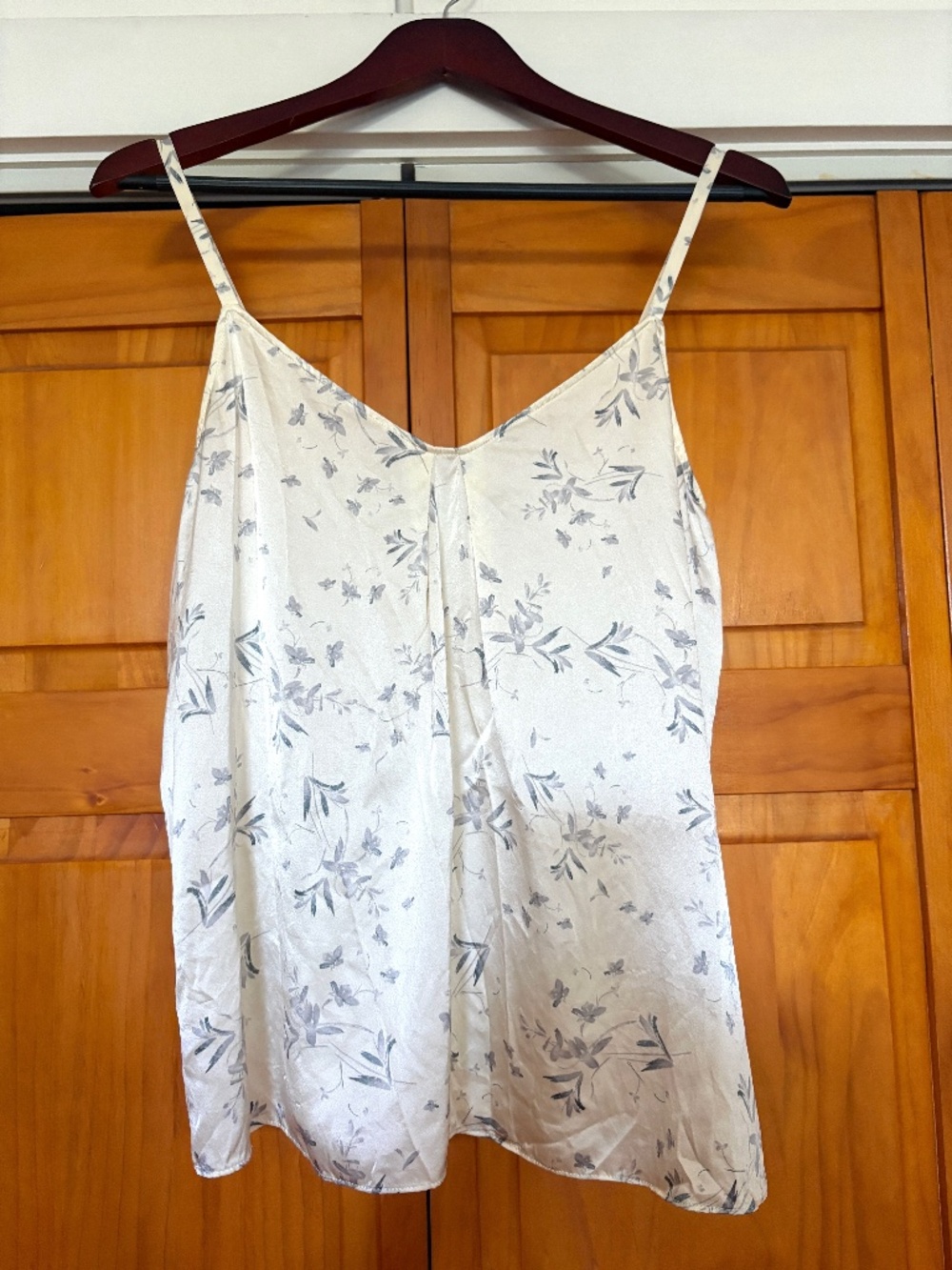 Vince 100% Silk Cami Size Medium Cream with Gray Floral